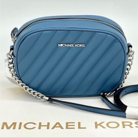 Michael Kors Rose Small Camera Bag Oval
Crossbody Sky Blue - Picture 1 of 10
